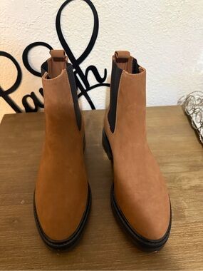 Jenni Kayne Tan Suede Chelsea Ankle Boots